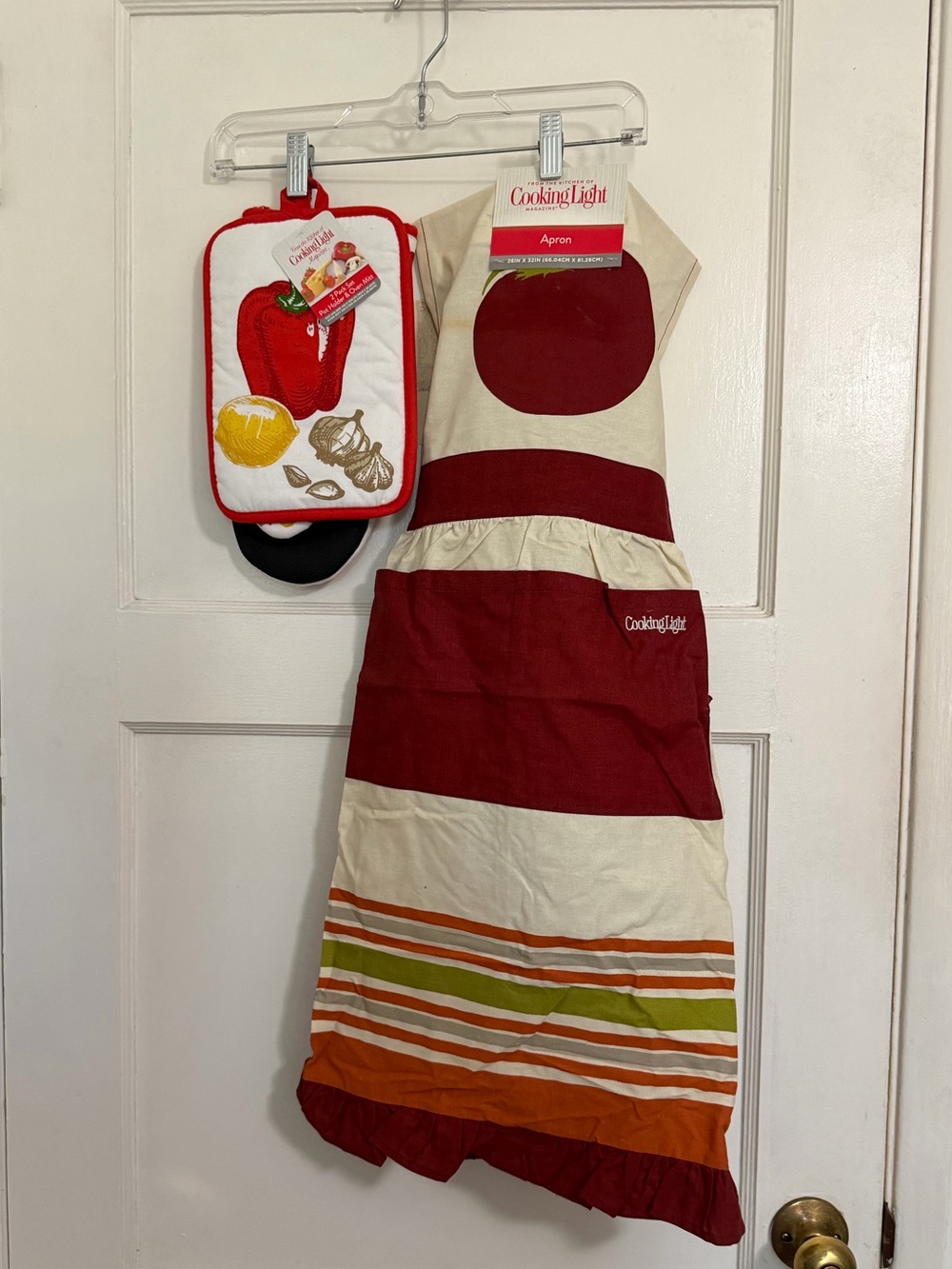 ✔️NWT Cooking Light Red & Cream Striped Apron with Potholder Set 🫑